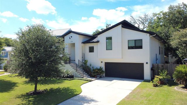 2106 Woodcrest Drive, Houston, TX 77018