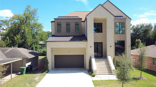 2106 Woodcrest Drive, Houston, TX 77018