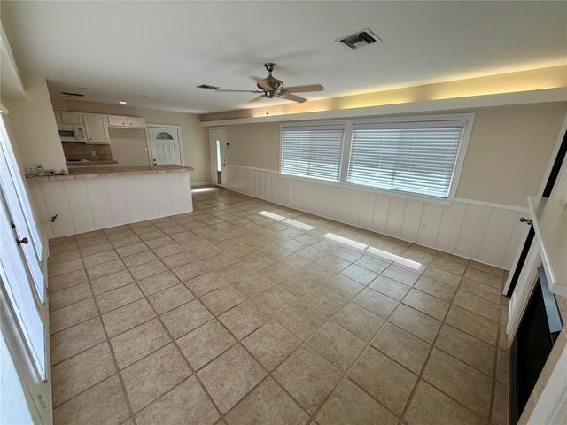 2106 Woodcrest Drive, Houston, TX 77018