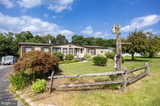 1215 E MAIN ST, Douglassville, PA 19518
