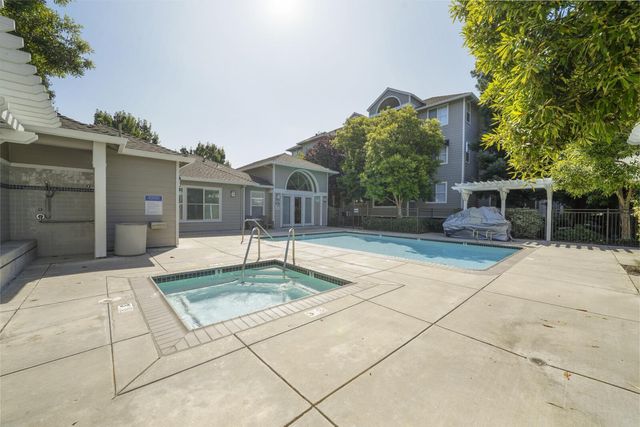 1982 W Bayshore Road 223, East Palo Alto, CA 94303