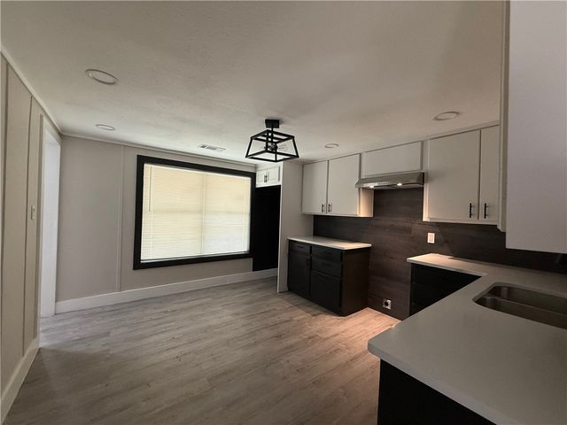 400 Austin St, George West, TX 78022