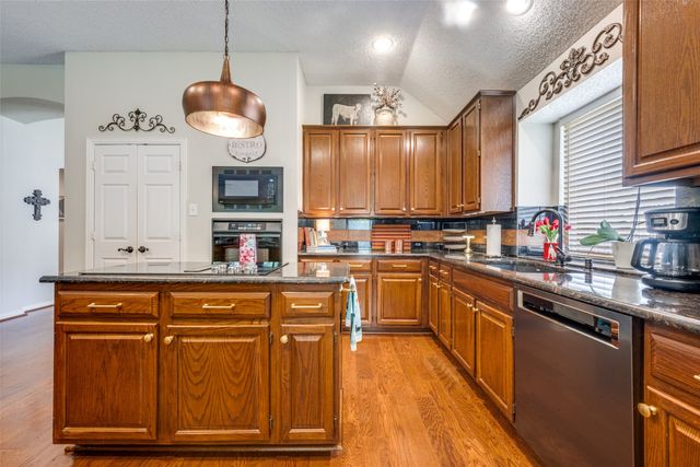 2201 Cheshire Drive, Flower Mound, TX 75028