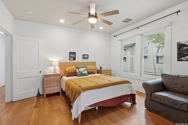 310 Queen Anne Ct, San Antonio, TX 78209