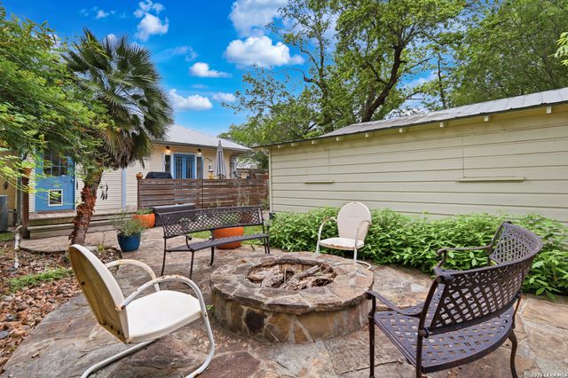 310 Queen Anne Ct, San Antonio, TX 78209