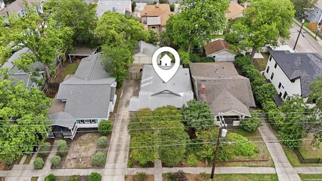 310 Queen Anne Ct, San Antonio, TX 78209