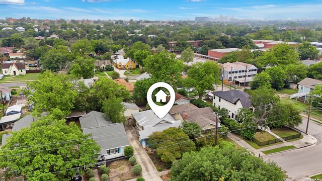 310 Queen Anne Ct, San Antonio, TX 78209
