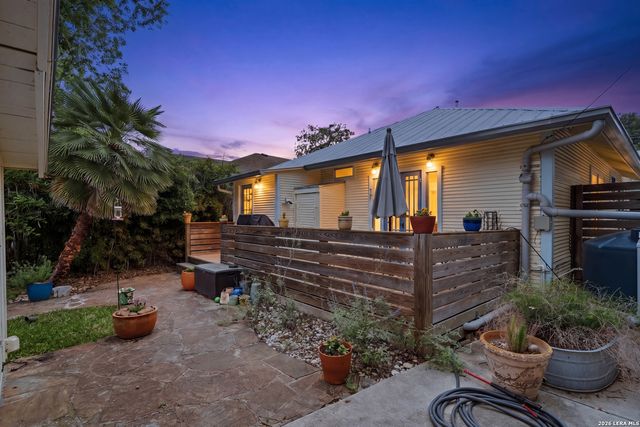 310 Queen Anne Ct, San Antonio, TX 78209
