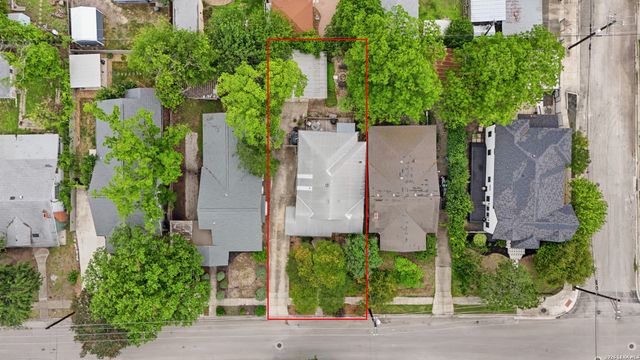 310 Queen Anne Ct, San Antonio, TX 78209