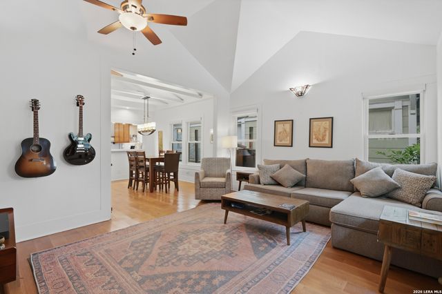 310 Queen Anne Ct, San Antonio, TX 78209