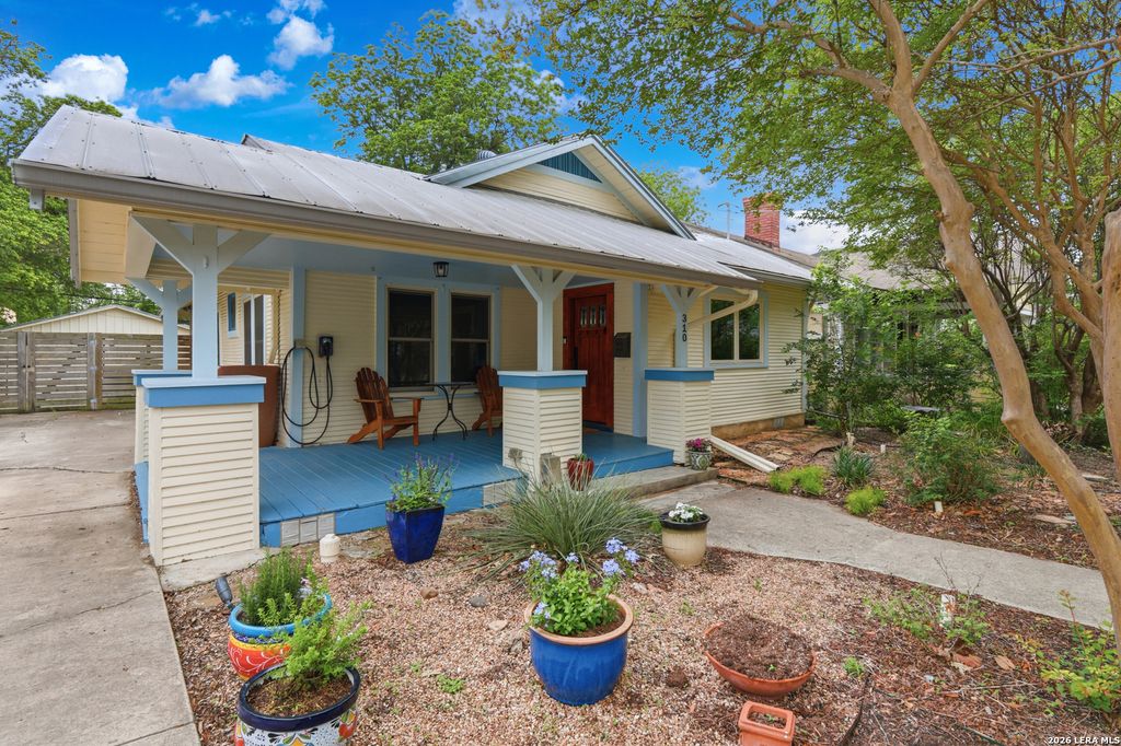 310 Queen Anne Ct, San Antonio, TX 78209