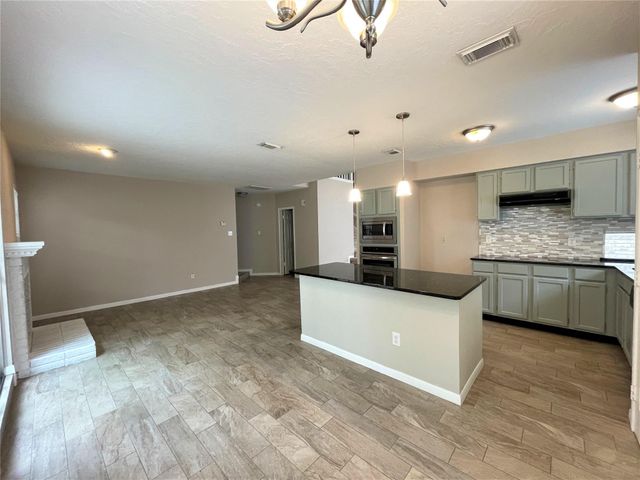 8406 Lake Crystal Drive, Houston, TX 77095