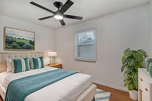 3231 W Farm Road 168, Springfield, MO 65807