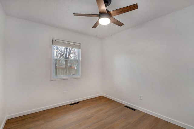 3231 W Farm Road 168, Springfield, MO 65807