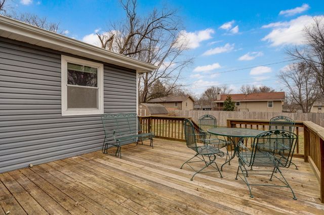 3231 W Farm Road 168, Springfield, MO 65807