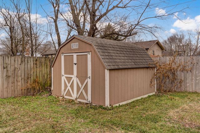 3231 W Farm Road 168, Springfield, MO 65807