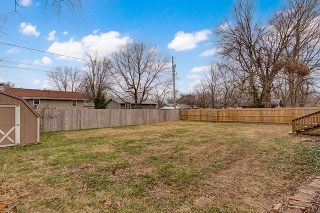 3231 W Farm Road 168, Springfield, MO 65807