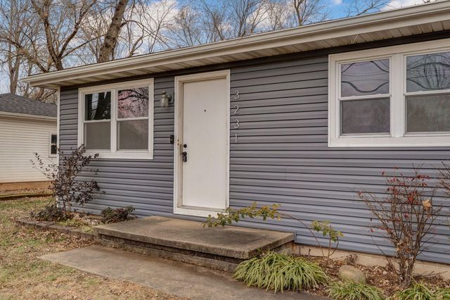 3231 W Farm Road 168, Springfield, MO 65807