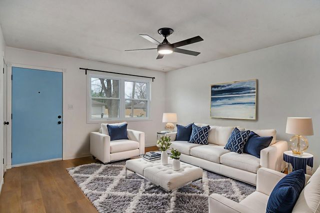 3231 W Farm Road 168, Springfield, MO 65807