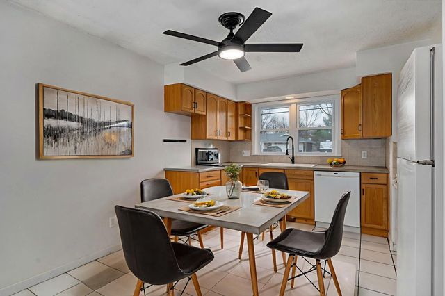 3231 W Farm Road 168, Springfield, MO 65807