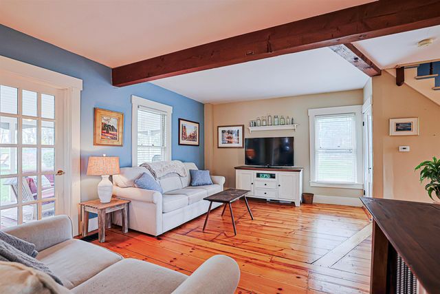 82 Knight Street, Milford, NH 03055