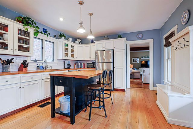 82 Knight Street, Milford, NH 03055