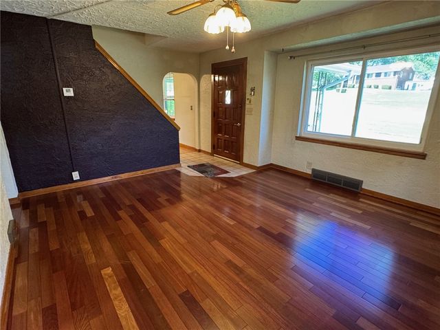 434 Freeport Rd, Jefferson Twp, PA 16002