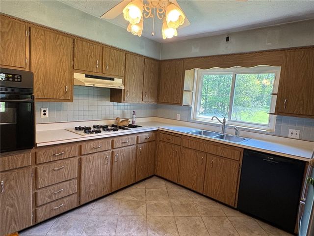 434 Freeport Rd, Jefferson Twp, PA 16002