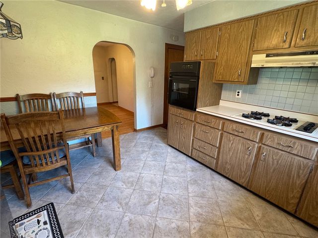 434 Freeport Rd, Jefferson Twp, PA 16002