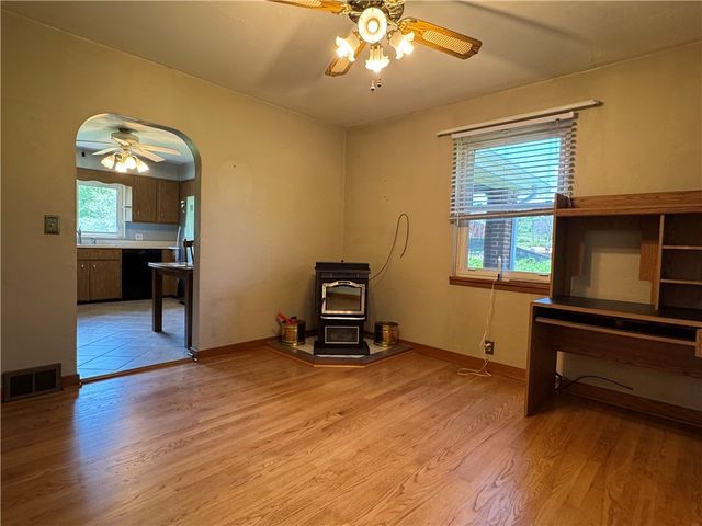 434 Freeport Rd, Jefferson Twp, PA 16002