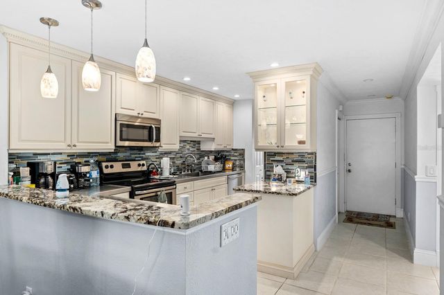 816 BAHIA DEL SOL DRIVE 23, Ruskin, FL 33570