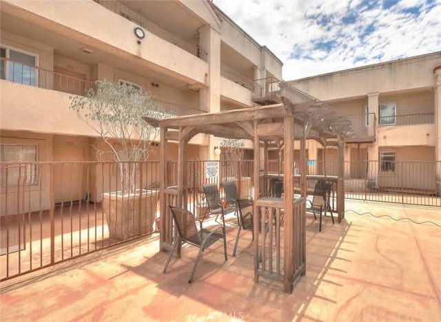 430 N Holliston 210, Pasadena, CA 91106