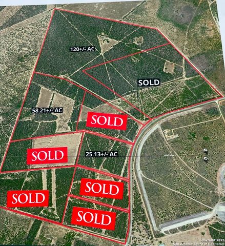 8 FM 1581, Pearsall, TX 78061