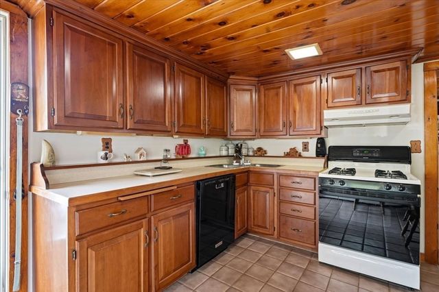 16 Park St, Marshfield, MA 02050
