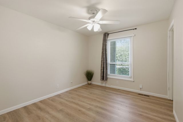 5004 W Durrett Dr, Nashville, TN 37211