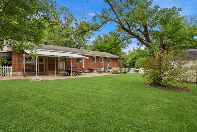 5004 W Durrett Dr, Nashville, TN 37211
