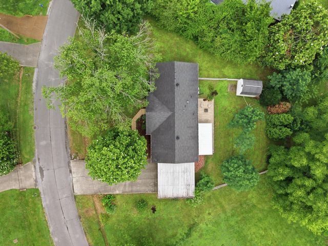 5004 W Durrett Dr, Nashville, TN 37211