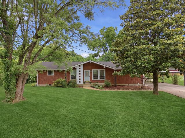5004 W Durrett Dr, Nashville, TN 37211