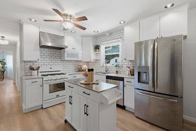 5004 W Durrett Dr, Nashville, TN 37211