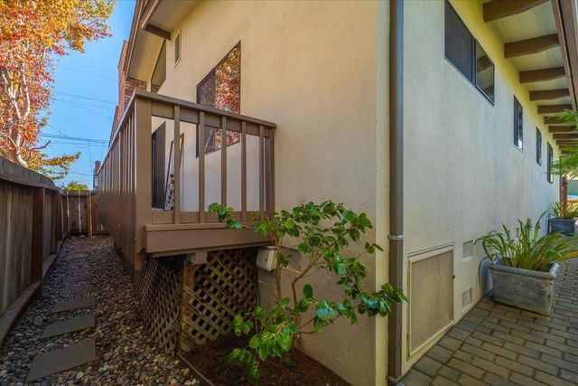 142 11th Street, Pacific Grove, CA 93950