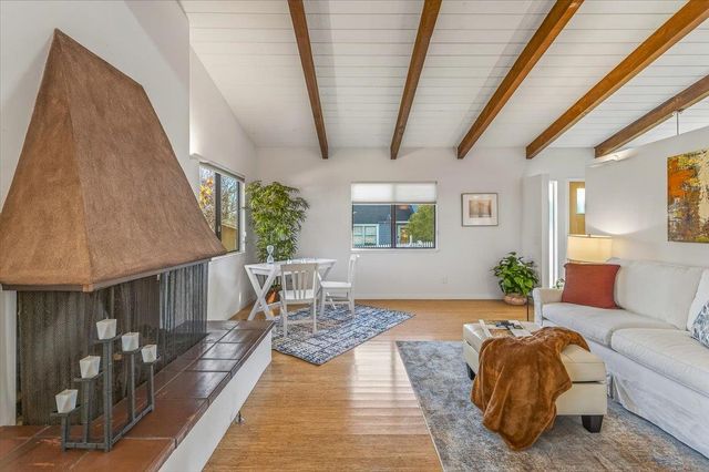 142 11th Street, Pacific Grove, CA 93950