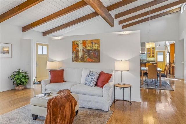 142 11th Street, Pacific Grove, CA 93950