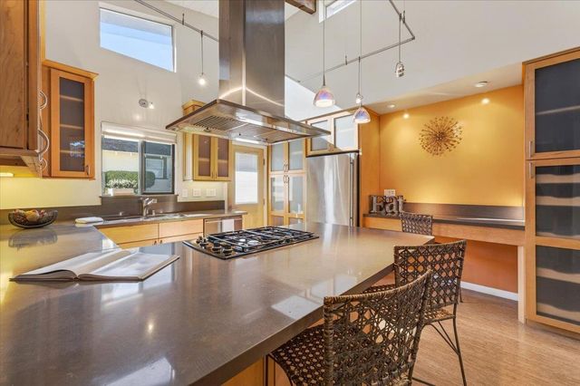 142 11th Street, Pacific Grove, CA 93950