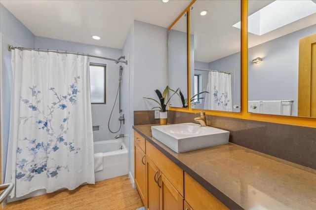 142 11th Street, Pacific Grove, CA 93950