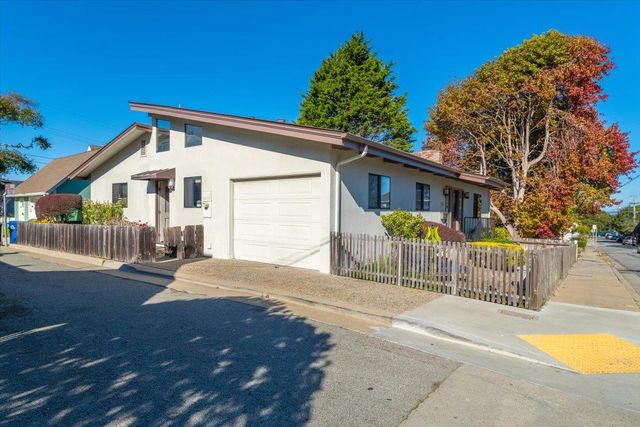 142 11th Street, Pacific Grove, CA 93950
