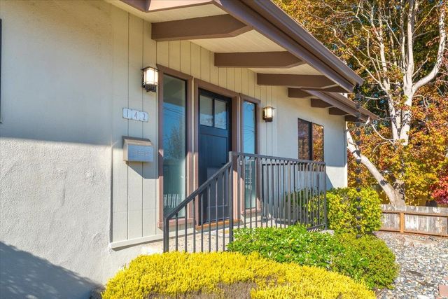 142 11th Street, Pacific Grove, CA 93950