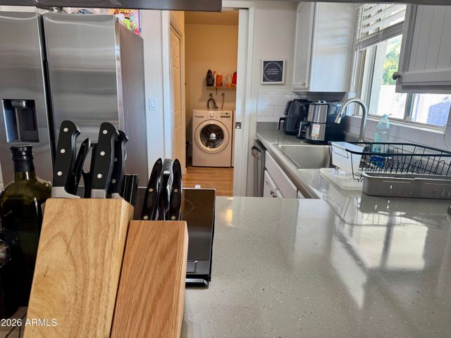 1523 W PLANA Avenue, Mesa, AZ 85202