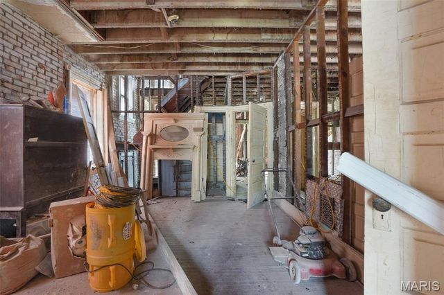 5718 Etzel Avenue, St Louis, MO 63112