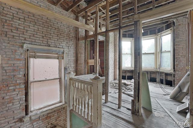 5718 Etzel Avenue, St Louis, MO 63112