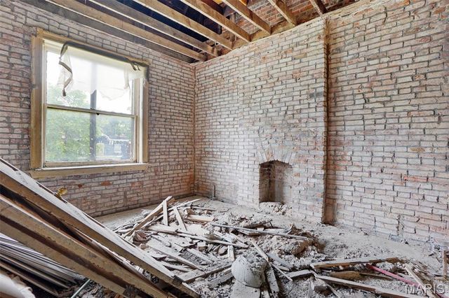 5718 Etzel Avenue, St Louis, MO 63112